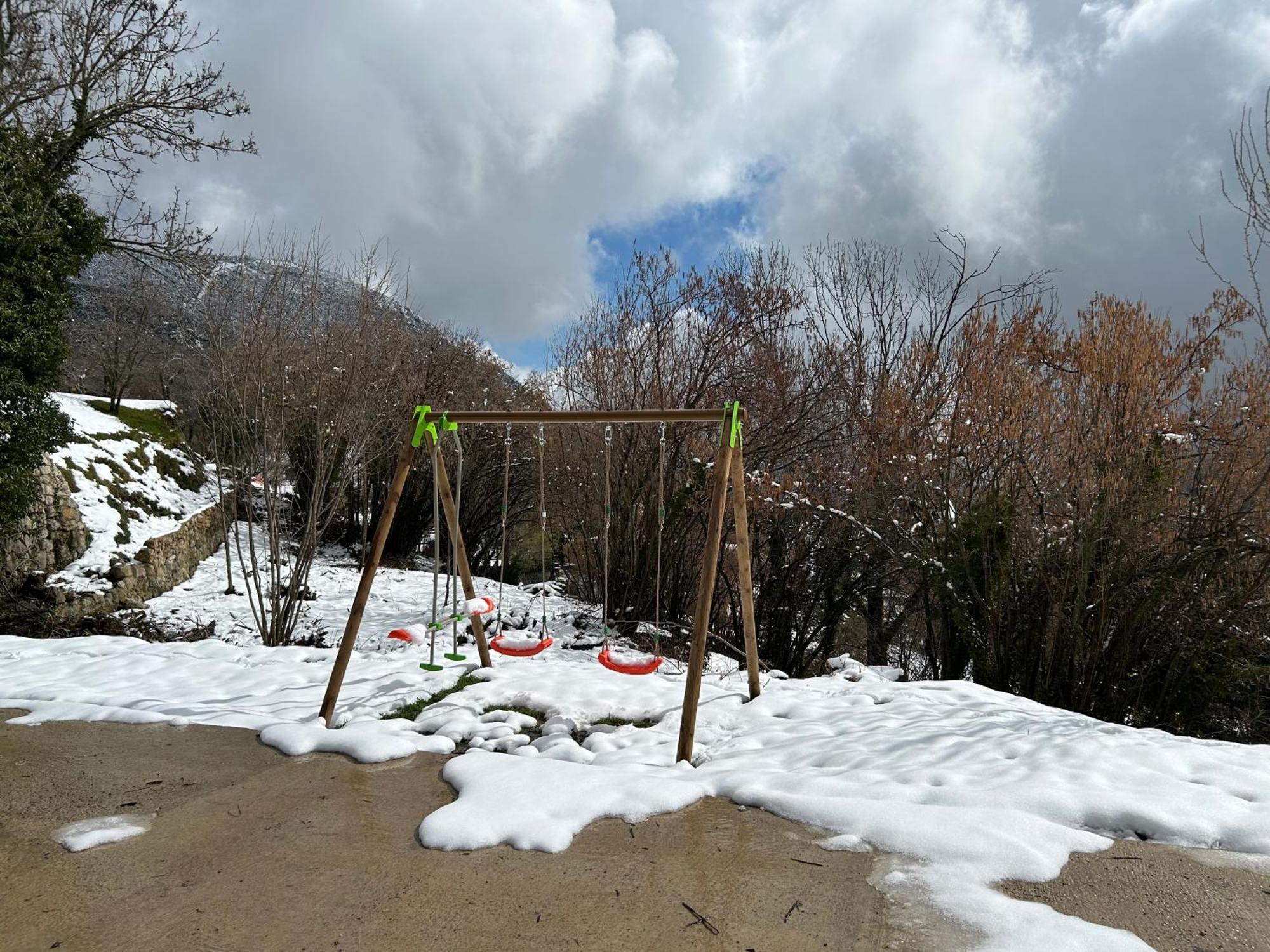 Casa De Les Escoles, Espinalbet - Alberga Castellar del Riu Kültér fotó